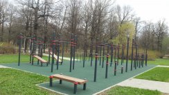 Площадка для воркаута в городе Москва №2862 Средняя Современная фото